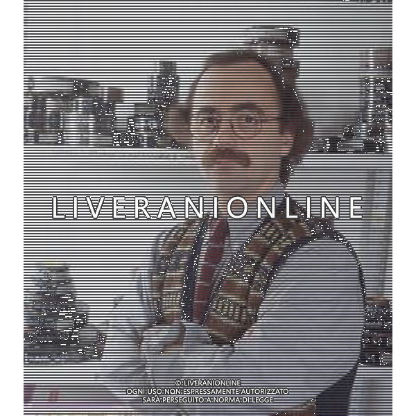 COL-RETROSPETTIVA MAURIZIO NICHETTI ATTORE NELLA FOTO MAURIZIO NICHETTI NELL\'ANNO 1993 A MILANO AG THEMA-AG ALDO LIVERANI SAS 