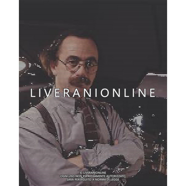 COL-RETROSPETTIVA MAURIZIO NICHETTI ATTORE NELLA FOTO MAURIZIO NICHETTI NELL\'ANNO 1993 A MILANO AG THEMA-AG ALDO LIVERANI SAS 