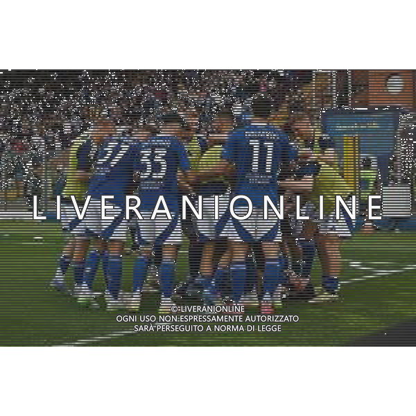 TVRG Como vs Cagliari nella foto giocatori Como esultanza dopo il gol del 2 a 1 Gabriel Strefezza Como 10-05-2025 Stadio Giuseppe Sinigaglia Campionato Serie A Enilive - 36a giornata foto Roberto Garavaglia/Agenzia Aldo Liverani sas