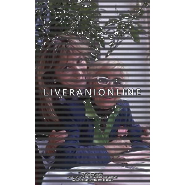 DIAP-RETROSPETTIVA PIERA DEGLI ESPOSTI ATTRICE E REGISTA NELLA FOTO PIERA DEGLI ESPOSTI CON LINA WERTMULLER NELL\'ANNO 1989 A CANNES AG ALDO LIVERANI SAS
