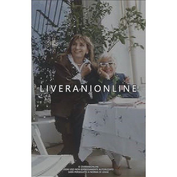 DIAP-RETROSPETTIVA PIERA DEGLI ESPOSTI ATTRICE E REGISTA NELLA FOTO PIERA DEGLI ESPOSTI CON LINA WERTMULLER NELL\'ANNO 1989 A CANNES AG ALDO LIVERANI SAS