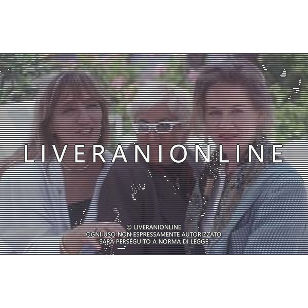 DIAP-RETROSPETTIVA PIERA DEGLI ESPOSTI ATTRICE E REGISTA NELLA FOTO PIERA DEGLI ESPOSTI CON LINA WERTMULLER E DOMINIQUE SANDA NELL\'ANNO 1989 A CANNES AG ALDO LIVERANI SAS