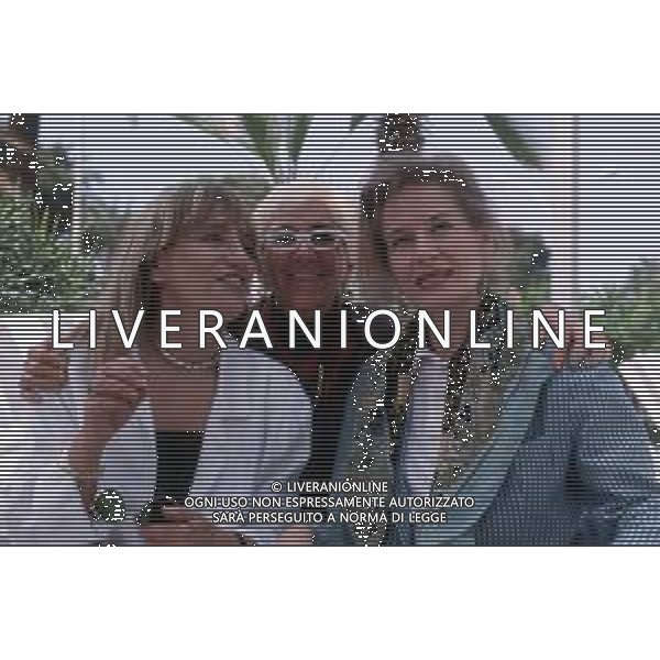 DIAP-RETROSPETTIVA PIERA DEGLI ESPOSTI ATTRICE E REGISTA NELLA FOTO PIERA DEGLI ESPOSTI CON LINA WERTMULLER E DOMINIQUE SANDA NELL\'ANNO 1989 A CANNES AG ALDO LIVERANI SAS