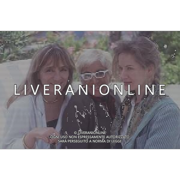 DIAP-RETROSPETTIVA PIERA DEGLI ESPOSTI ATTRICE E REGISTA NELLA FOTO PIERA DEGLI ESPOSTI CON LINA WERTMULLER E DOMINIQUE SANDA NELL\'ANNO 1989 A CANNES AG ALDO LIVERANI SAS