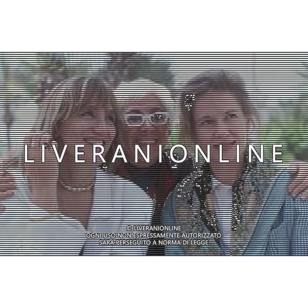 DIAP-RETROSPETTIVA PIERA DEGLI ESPOSTI ATTRICE E REGISTA NELLA FOTO PIERA DEGLI ESPOSTI CON LINA WERTMULLER E DOMINIQUE SANDA NELL\'ANNO 1989 A CANNES AG ALDO LIVERANI SAS