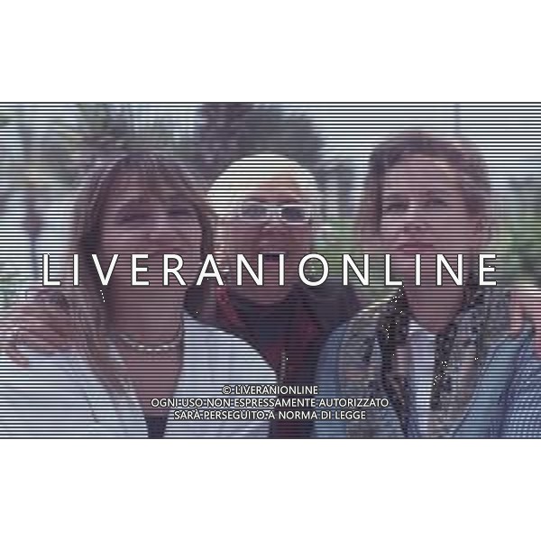 DIAP-RETROSPETTIVA PIERA DEGLI ESPOSTI ATTRICE E REGISTA NELLA FOTO PIERA DEGLI ESPOSTI CON LINA WERTMULLER E DOMINIQUE SANDA NELL\'ANNO 1989 A CANNES AG ALDO LIVERANI SAS