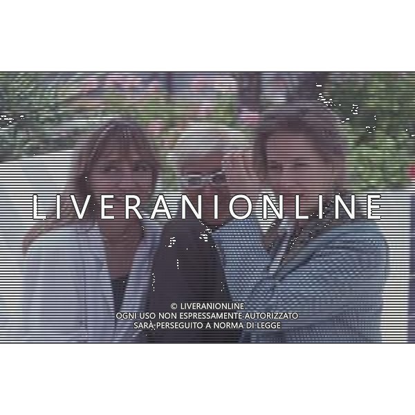 DIAP-RETROSPETTIVA PIERA DEGLI ESPOSTI ATTRICE E REGISTA NELLA FOTO PIERA DEGLI ESPOSTI CON LINA WERTMULLER E DOMINIQUE SANDA NELL\'ANNO 1989 A CANNES AG ALDO LIVERANI SAS