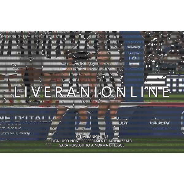TVMV-Torino 10.05.2025 Allianz Stadium ©Manuela Viganti/Agenzia Aldo Liverani Juventus Woman vs Inter Woman Campionato Serie A Femminile Playoff 2024/2025 Nella foto: alisha lehman e cristiana girelli festeggiano o scudetto ©Viganti - AGENZIA ALDO LIVERANI SAS