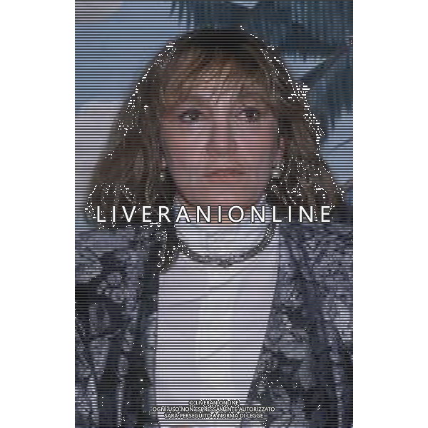 DIAP-RETROSPETTIVA PIERA DEGLI ESPOSTI ATTRICE E REGISTA NELLA FOTO PIERA DEGLI ESPOSTI NELL\'ANNO 1987 A MILANO IN TERRAZZA MARTINI CON GIORGIO TREVES AG ALDO LIVERANI SAS  