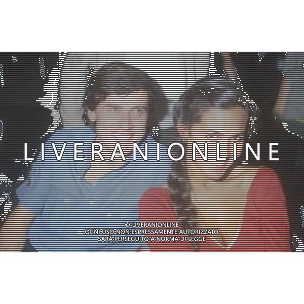 DIAP-RETROSPETTIVA GIANNI MORANDI CANTANTE NELLA FOTO GIANNI MORANDI A SAINT VINCENT NELL\'ANNO 1981 CON BARBARA D\'URSO AG ALDO LIVERANI SAS