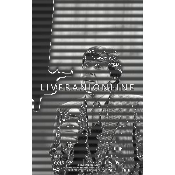 NEG-RETROSPETTIVA GIANNI MORANDI CANTANTE NELLA FOTO GIANNI MORANDI AL FESTIVAL DI SANREMO NELL\'ANNO 1983  FOTO ENRICO LIVERANI-AG ALDO LIVERANI SAS 