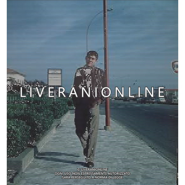 COL-GIANNI MORANDI, cantante e attore italiano - RETROSPETTIVA ¬©ARCHIVIO / AGENZIA ALDO LIVERANI SAS COL-RETROSPETTIVA GIANNI MORANDI CANTANTE NELLA FOTO GIANNI MORANDI A MARINA DI PIETRASANTA AG ALDO LIVERANI SAS