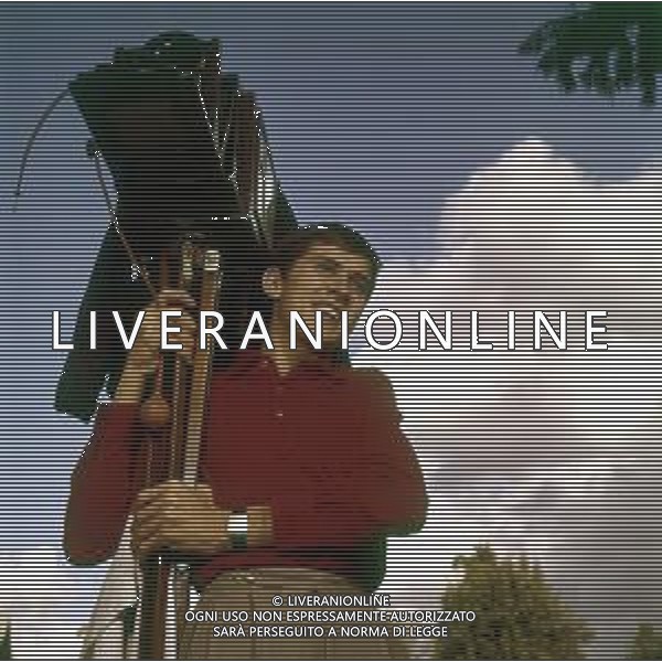 COL-RETROSPETTIVA GIANNI MORANDI CANTANTE NELLA FOTO GIANNI MORANDI NELL\'ANNO 1964 AG ALDO LIVERANI SAS