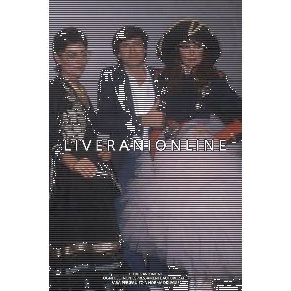DIAP-RETROSPETTIVA GIANNI MORANDI CANTANTE NELLA FOTO GIANNI MORANDI CON LOREDANA BERTE\'E MIA MARTINI AG ALDO LIVERANI SAS 