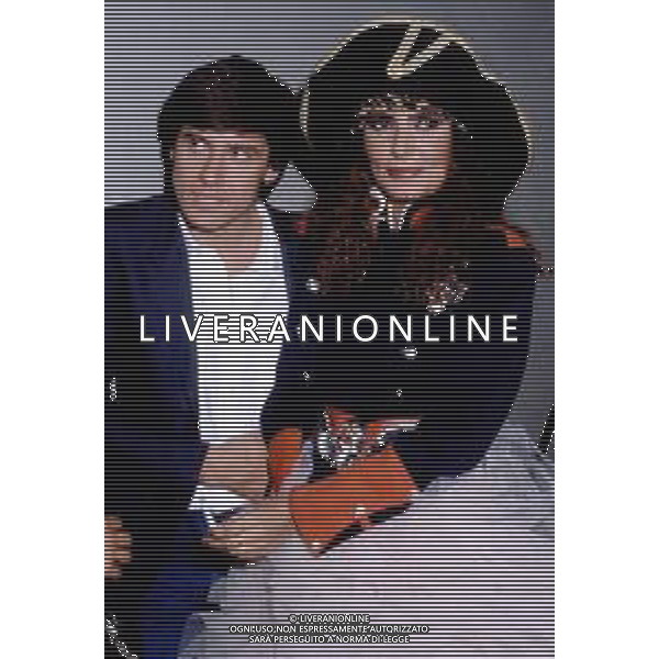 DIAP-RETROSPETTIVA GIANNI MORANDI CANTANTE NELLA FOTO GIANNI MORANDI CON LOREDANA BERTE\' AG ALDO LIVERANI SAS  