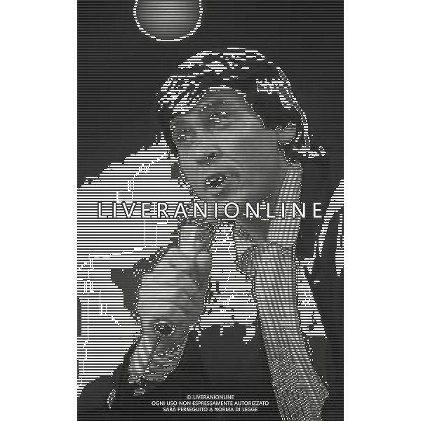 NEG-.RETROSPETTIVA GIANNI MORANDI CANTANTE NELLA FOTO GIANNI MORANDI AL FESTIVAL DI SAINT VINCENT NELL\'ANNO 1987 AG ALDO LIVERANI SAS