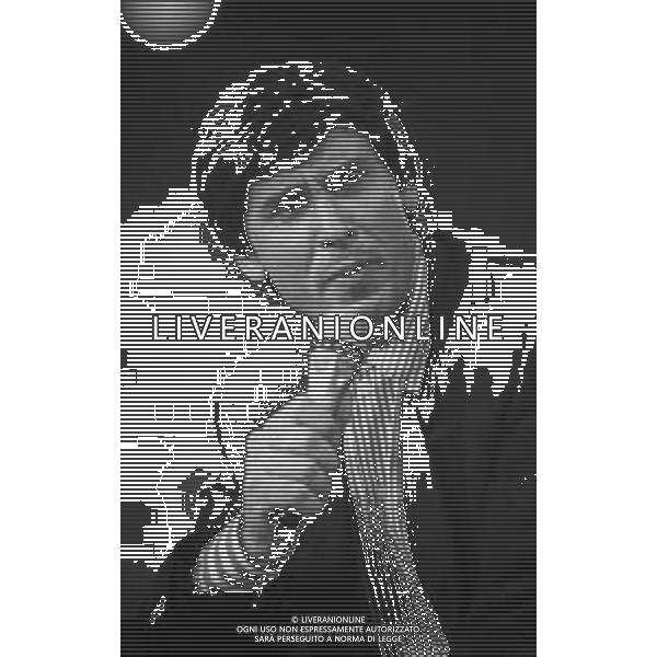 NEG-.RETROSPETTIVA GIANNI MORANDI CANTANTE NELLA FOTO GIANNI MORANDI AL FESTIVAL DI SAINT VINCENT NELL\'ANNO 1987 AG ALDO LIVERANI SAS