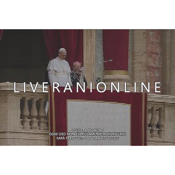 Città del Vaticano - 11 Maggio 2025 Papa Leone XIV appare al balcone centrale della Basilica di San Pietro per la sua prima benedizione domenicale dopo la sua elezione, in Piazza San Pietro in Vaticano Nella Foto: Papa Leone XIV  Andrea Bracaglia - AGENZIA ALDO LIVERANI SAS