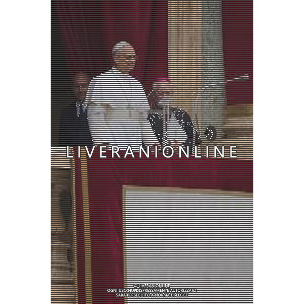 Città del Vaticano - 11 Maggio 2025 Papa Leone XIV appare al balcone centrale della Basilica di San Pietro per la sua prima benedizione domenicale dopo la sua elezione, in Piazza San Pietro in Vaticano Nella Foto: Papa Leone XIV  Andrea Bracaglia - AGENZIA ALDO LIVERANI SAS