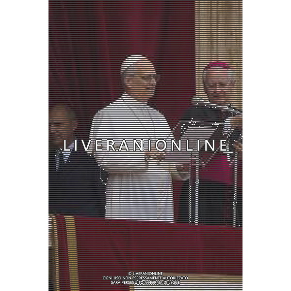 Città del Vaticano - 11 Maggio 2025 Papa Leone XIV appare al balcone centrale della Basilica di San Pietro per la sua prima benedizione domenicale dopo la sua elezione, in Piazza San Pietro in Vaticano Nella Foto: Papa Leone XIV  Andrea Bracaglia - AGENZIA ALDO LIVERANI SAS