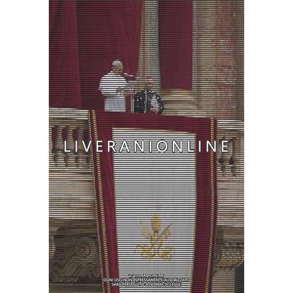 Città del Vaticano - 11 Maggio 2025 Papa Leone XIV appare al balcone centrale della Basilica di San Pietro per la sua prima benedizione domenicale dopo la sua elezione, in Piazza San Pietro in Vaticano Nella Foto: Papa Leone XIV  Andrea Bracaglia - AGENZIA ALDO LIVERANI SAS