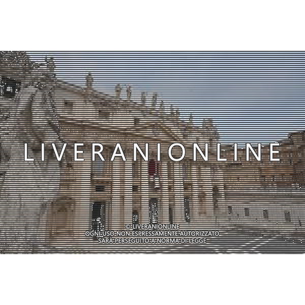 Città del Vaticano - 11 Maggio 2025 Papa Leone XIV appare al balcone centrale della Basilica di San Pietro per la sua prima benedizione domenicale dopo la sua elezione, in Piazza San Pietro in Vaticano Nella Foto: Papa Leone XIV  Andrea Bracaglia - AGENZIA ALDO LIVERANI SAS