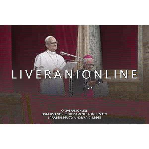 Città del Vaticano - 11 Maggio 2025 Papa Leone XIV appare al balcone centrale della Basilica di San Pietro per la sua prima benedizione domenicale dopo la sua elezione, in Piazza San Pietro in Vaticano Nella Foto: Papa Leone XIV  Andrea Bracaglia - AGENZIA ALDO LIVERANI SAS