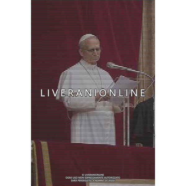 Città del Vaticano - 11 Maggio 2025 Papa Leone XIV appare al balcone centrale della Basilica di San Pietro per la sua prima benedizione domenicale dopo la sua elezione, in Piazza San Pietro in Vaticano Nella Foto: Papa Leone XIV  Andrea Bracaglia - AGENZIA ALDO LIVERANI SAS