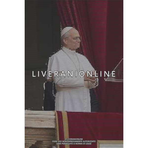 Città del Vaticano - 11 Maggio 2025 Papa Leone XIV appare al balcone centrale della Basilica di San Pietro per la sua prima benedizione domenicale dopo la sua elezione, in Piazza San Pietro in Vaticano Nella Foto: Papa Leone XIV  Andrea Bracaglia - AGENZIA ALDO LIVERANI SAS