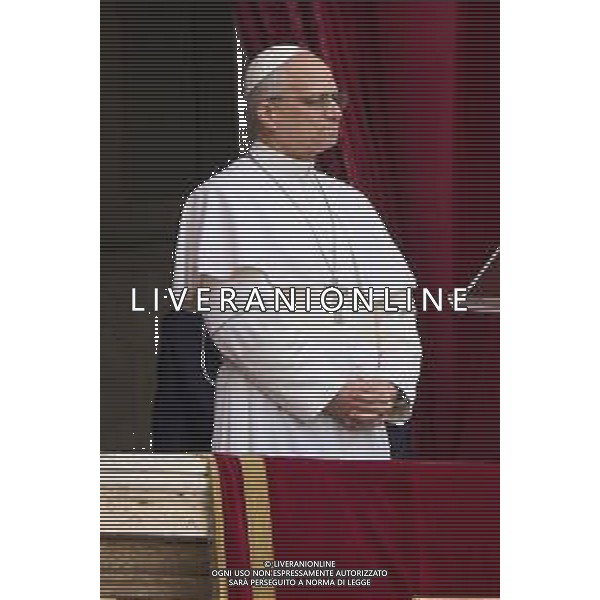 Città del Vaticano - 11 Maggio 2025 Papa Leone XIV appare al balcone centrale della Basilica di San Pietro per la sua prima benedizione domenicale dopo la sua elezione, in Piazza San Pietro in Vaticano Nella Foto: Papa Leone XIV  Andrea Bracaglia - AGENZIA ALDO LIVERANI SAS