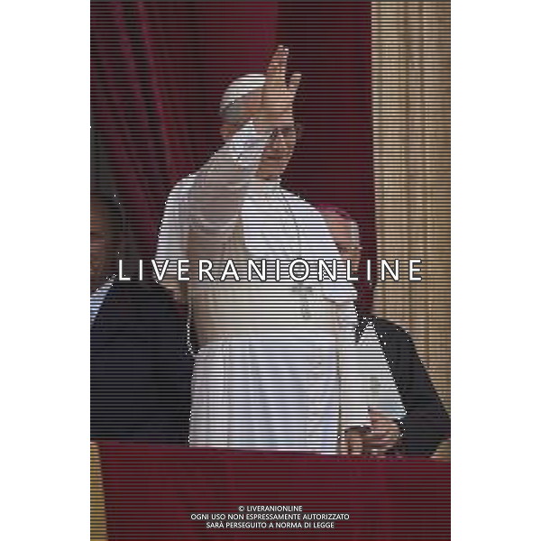 Città del Vaticano - 11 Maggio 2025 Papa Leone XIV appare al balcone centrale della Basilica di San Pietro per la sua prima benedizione domenicale dopo la sua elezione, in Piazza San Pietro in Vaticano Nella Foto: Papa Leone XIV  Andrea Bracaglia - AGENZIA ALDO LIVERANI SAS