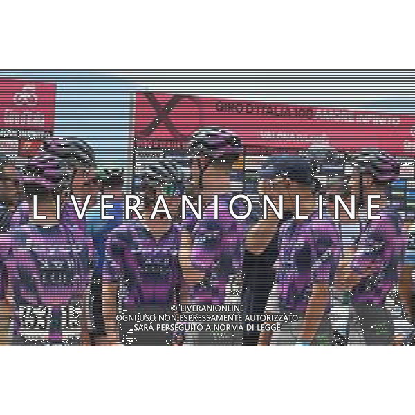 11-05-2025 Giro D\'italia; Tappa 03 Vlore - Vlore; 2025, Jayco - Alula; Vlore; ©SIROTTI - AGENZIA ALDO LIVERANI SAS
