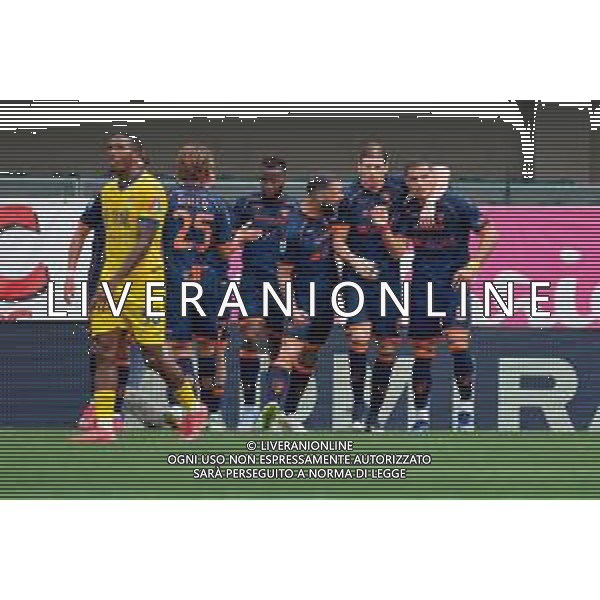 TVEM May 11, 2025 Verona, Italy - Hellas Verona vs US Lecce - Italian soccer serie A 2024/25 - Marcantonio Bentegodi Stadium. In the pic: Nikola Krstovic of US Lecce celebrates after scoring a goal with teammates foto emmanuele mastrodonato-ag aldo liverani sas