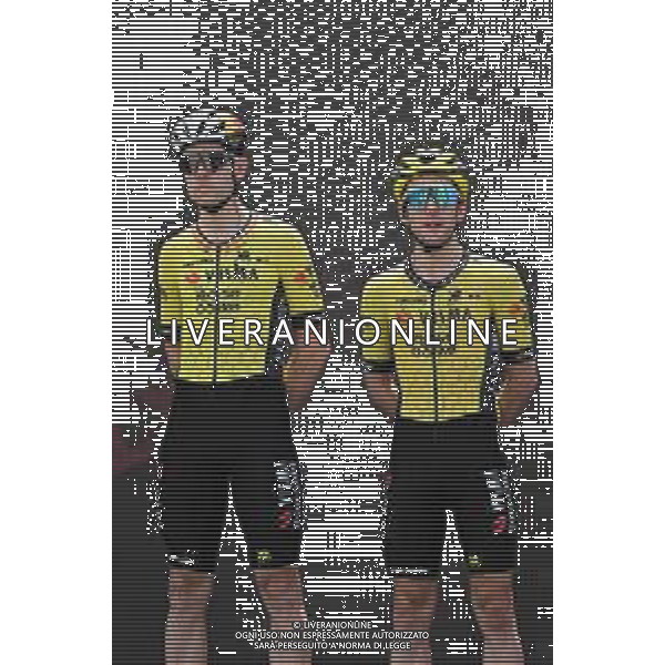 11-05-2025 Giro D\'italia; Tappa 03 Vlore - Vlore; 2025, Visma - Lease A Bike; Van Aert, Wout; Yates, Simon; Vlore; ©SIROTTI - AGENZIA ALDO LIVERANI SAS