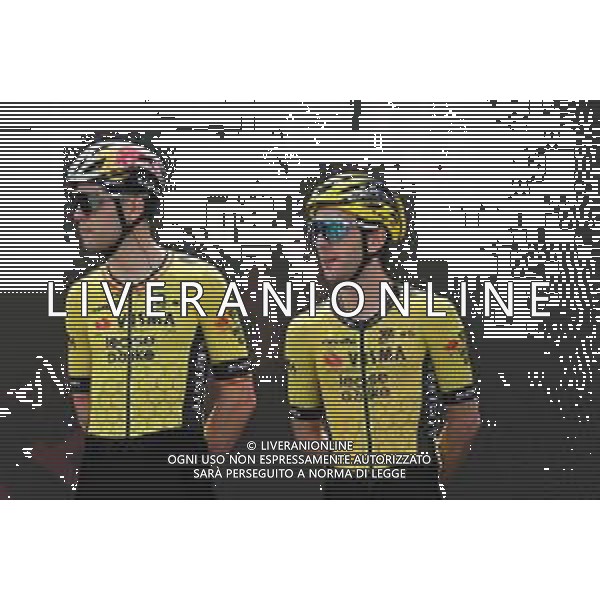 11-05-2025 Giro D\'italia; Tappa 03 Vlore - Vlore; 2025, Visma - Lease A Bike; Van Aert, Wout; Yates, Simon; Vlore; ©SIROTTI - AGENZIA ALDO LIVERANI SAS