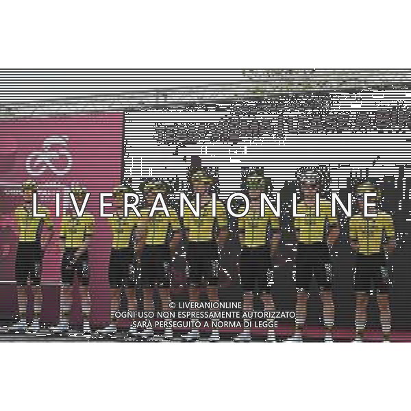 11-05-2025 Giro D\'italia; Tappa 03 Vlore - Vlore; 2025, Visma - Lease A Bike; Vlore; ©SIROTTI - AGENZIA ALDO LIVERANI SAS