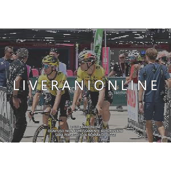 11-05-2025 Giro D\'italia; Tappa 03 Vlore - Vlore; 2025, Visma - Lease A Bike; Yates, Simon; Van Aert, Wout; Vlore; ©SIROTTI - AGENZIA ALDO LIVERANI SAS