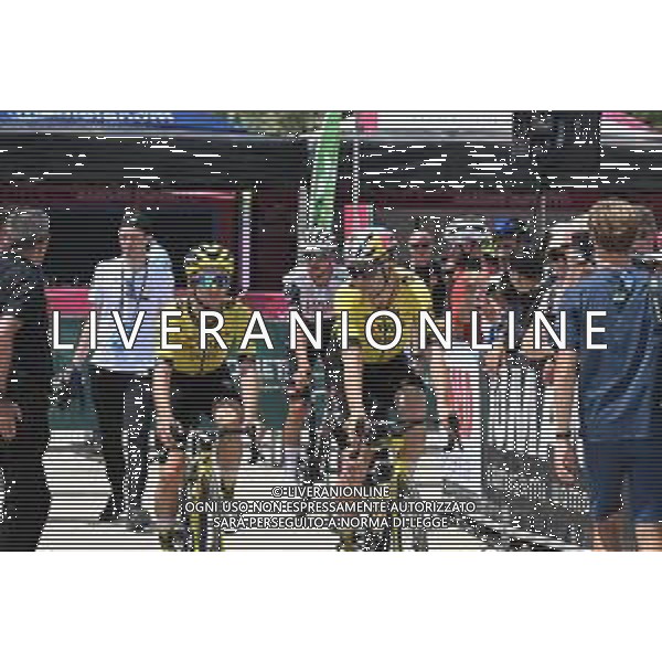 11-05-2025 Giro D\'italia; Tappa 03 Vlore - Vlore; 2025, Visma - Lease A Bike; Yates, Simon; Van Aert, Wout; Vlore; ©SIROTTI - AGENZIA ALDO LIVERANI SAS