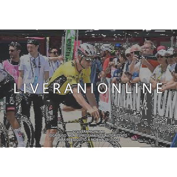 11-05-2025 Giro D\'italia; Tappa 03 Vlore - Vlore; 2025, Visma - Lease A Bike; Van Aert, Wout; Vlore; ©SIROTTI - AGENZIA ALDO LIVERANI SAS