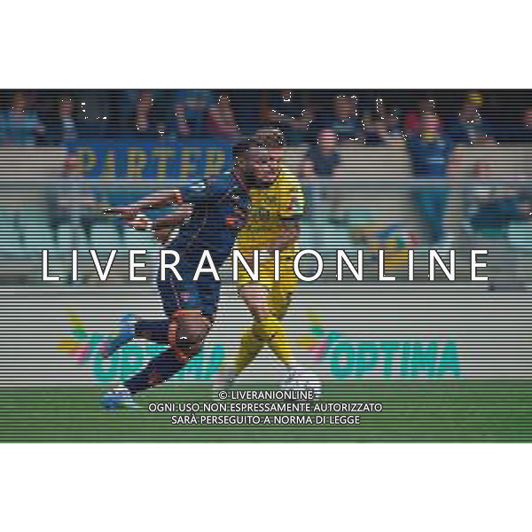 TVEM May 11, 2025 Verona, Italy - Hellas Verona vs US Lecce - Italian soccer serie A 2024/25 - Marcantonio Bentegodi Stadium. In the pic: Lassana Coulibaly of US Lecce in action against Tomas Suslov of Hellas Verona foto emmanuele mastrodonato-ag aldo liverani sas