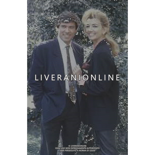 DIAP-RETROSPETTIVA GIANNI MORANDI CANTANTE NELLA FOTO GIANNI MORANDI NELL\'ANNO 1987 CON GABRIELLA CARLUCCI A ROMA FOTO EDGARDO DELLA SCORCIOSA-AG ALDO LIVERANI SAS
