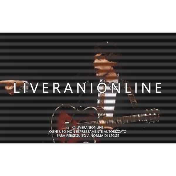 DIAP-RETROSPETTIVA GIANNI MORANDI CANTANTE NELLA FOTO GIANNI MORANDI NELL\'ANNO 1990 AG ALDO LIVERANI SAS 
