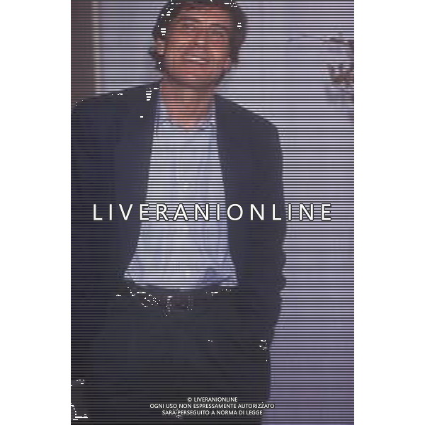 DIAP-RETROSPETTIVA GIANNI MORANDI CANTANTE NELLA FOTO GIANNI MORANDI NELL\'ANNO 1990 AG ALDO LIVERANI SAS 