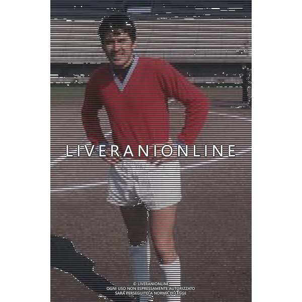 DIAP-RETROSPETTIVA GIANNI MORANDI CANTANTE NELLA FOTO GIANNI MORANDI GIOCA A CALCIO AG ALDO LIVERANI SAS
