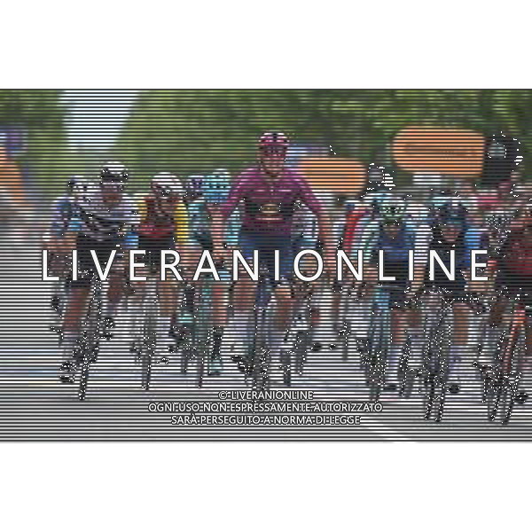 11-05-2025 Giro D\'italia; Tappa 03 Vlore - Vlore; 2025, Lidl - Trek; 2025, Israel - Premier Tech; Pedersen, Mads; Strong, Corbin; Vlore; ©SIROTTI - AGENZIA ALDO LIVERANI SAS