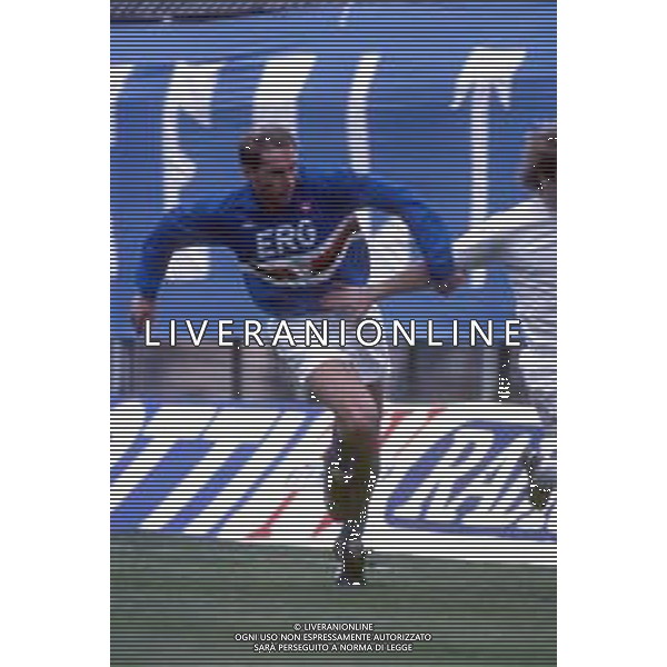 DIAP-RETROSPETTIVA FULVIO BONOMI CALCIATORE NELLA FOTO FULVIO BONOMI CON LA MAGLIA DELLA SAMPDORIA CALCIO AG ALDO LIVERANI SAS
