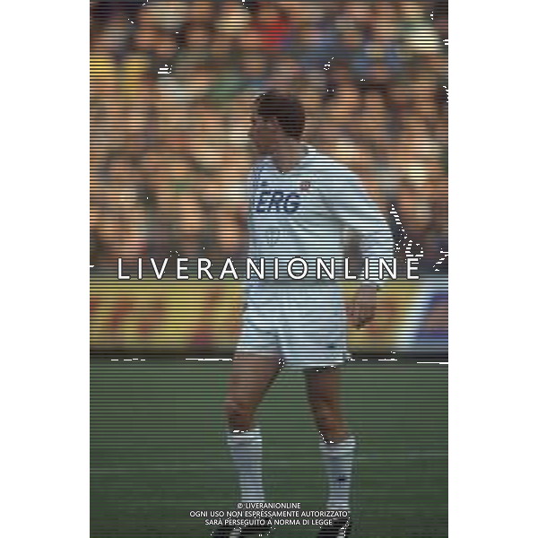 DIAP-RETROSPETTIVA FULVIO BONOMI CALCIATORE NELLA FOTO FULVIO BONOMI CON LA MAGLIA DELLA SAMPDORIA CALCIO AG ALDO LIVERANI SAS