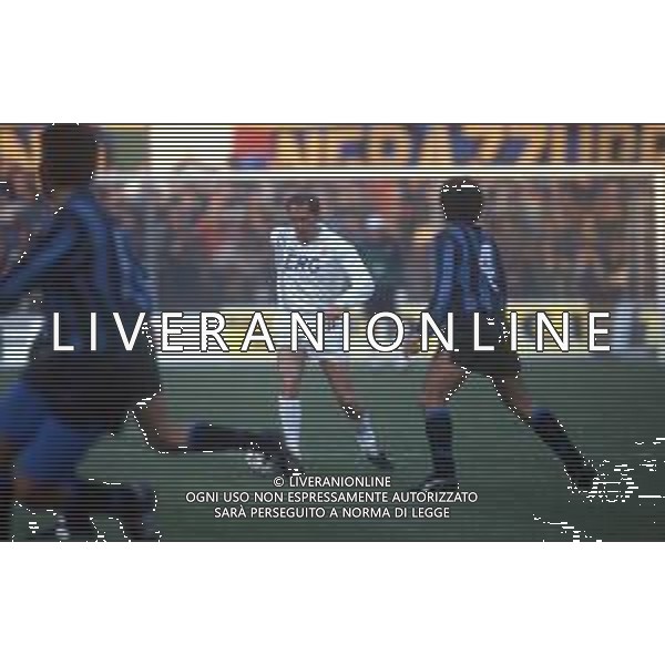 DIAP-RETROSPETTIVA FULVIO BONOMI CALCIATORE NELLA FOTO FULVIO BONOMI CON LA MAGLIA DELLA SAMPDORIA CALCIO AG ALDO LIVERANI SAS