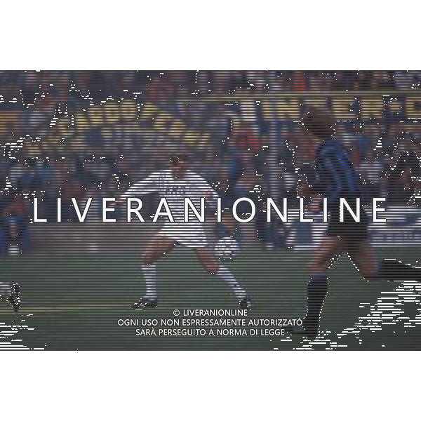 DIAP-RETROSPETTIVA FULVIO BONOMI CALCIATORE NELLA FOTO FULVIO BONOMI CON LA MAGLIA DELLA SAMPDORIA CALCIO AG ALDO LIVERANI SAS