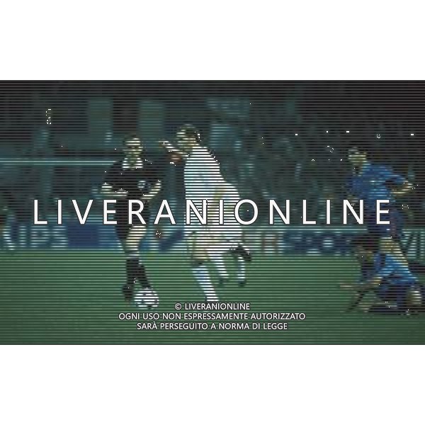 DIAP-RETROSPETTIVA FULVIO BONOMI CALCIATORE NELLA FOTO FULVIO BONOMI CON LA MAGLIA DELLA SAMPDORIA CALCIO AG ALDO LIVERANI SAS